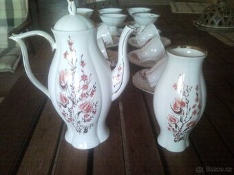 SERVIS PORCELÁNOVÝ ZNAČENÝ JIESIA Lotyšsko 28 kusů