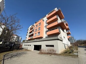 PRONÁJEM GARÁŽOVÉHO STÁNÍ ULICE ŘÍČANSKÁ, BRNO–BYSTRC