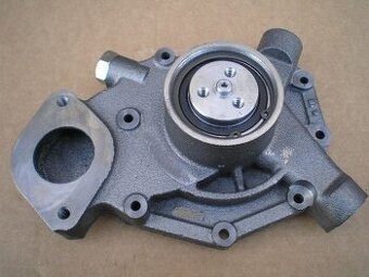 Vodní pumpa na John Deere