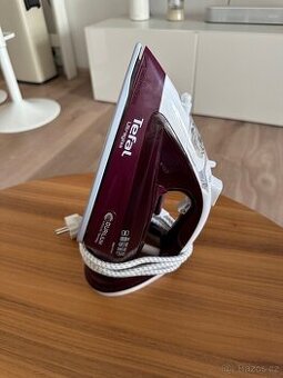 Napařovací žehlička - Tefal Ultragliss Plus
