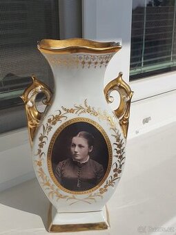 Unikátna secesná amfora s dobovým portrétom
