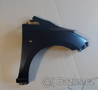 Prodám Blatník přední pravý MAZDA 5 2010-a víc