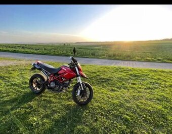 Ducati Hypermotard 796