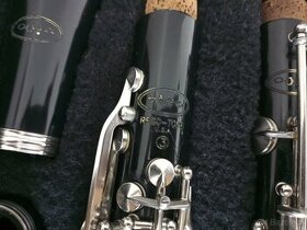 Prodám B klarinet Vito 3 USA