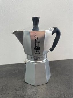 Konvička MOKA Bialetti pro přípravu kávy