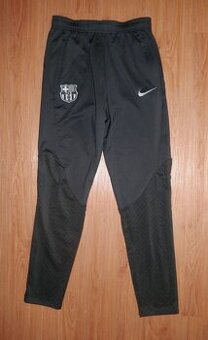 Sportovní černé tepláky, vel. 158, zn. FCB Nike