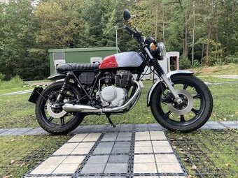 Yamaha XS - Cafe Racer s TP (1 + 1 na díly)