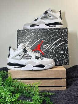 Air Jordan 4 Retro "Military"