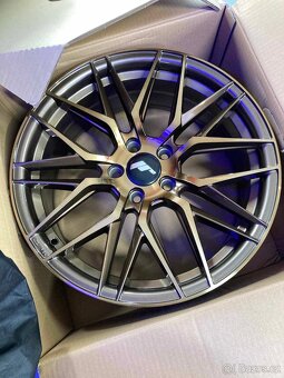 Alu Kola Japan Racing Platinum Bronze 225/40 R18 5x112