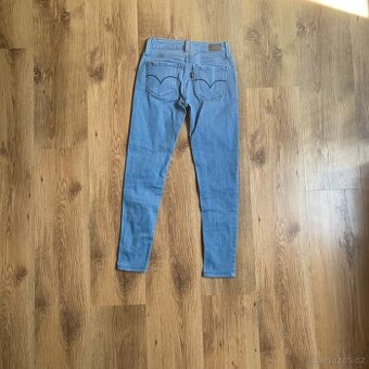 Modré Levis džíny velikosti 25