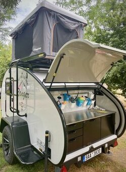 Camper se střešním stanem, svoboda na kolech - 1