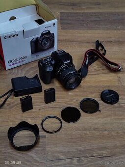 CANON EOS 250D + objektiv a příslušenství