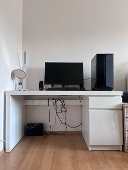 Psací stůl IKEA MALM