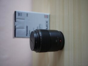Objektiv Panasonic 30mm f 2,8.