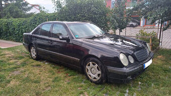 Mercedes-Benz E220 CDI 2000 W210, sedan, manuál, 367 000 km