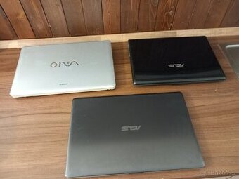 Notebooky, 3 kusy, cena za vše, NEZKOUŠENO