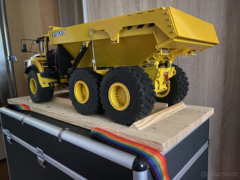 RC4WD JD Dumper 114 E450C Sklápěč RC Hydraulický
