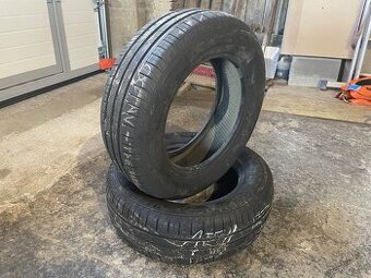 Prodám 2ks pneu 195/65 15”