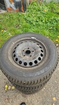 Sada plechovych disků 5x112 s zimní pneu 195/65/15 sava