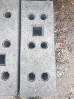 Koupím patky pro mobilní oplocení
