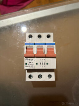 OEZ Vypínač 63A