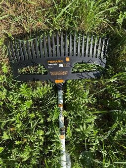 Hrábě na listí L Xact Fiskars