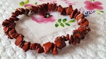 NÁRAMEK Z MINERÁLU - JASPIS. V dárkovém balení.