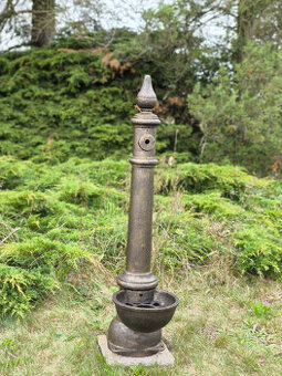 Litinové stojaté pitko - výlevka