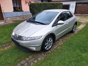 Honda Civic 1.8i-VTEC Xenony Sport