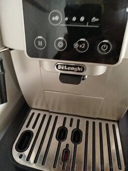 Kávovar DeLonghi Magnifica