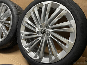 R.V 2025 NOVÁ ORIGINÁL LETNÍ SADA ŠKODA SUPERB 3,4 235/40/19