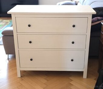 IKEA komoda Hemnes, masiv - Bílé mořidlo