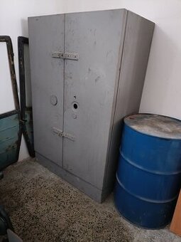 Trezorová skříň Kovona – robustní ocelová konstrukce