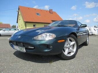 Jaguar XK8 dovoz CH kompletní servisní knížka