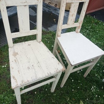 STARŠÍ STŮL / 2 ŽIDLE