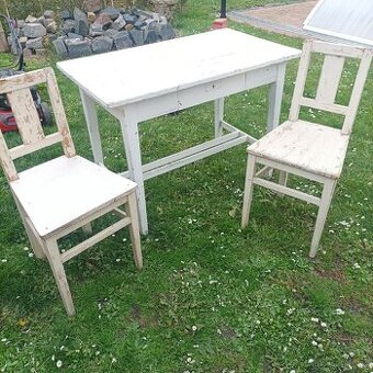 STARŠÍ STŮL / 2 ŽIDLE