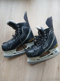 Prodám chlapecké brusle vel. 35