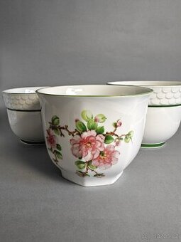 Porcelánový květináč. Top stav. 3 kusy. Ceny v popisu.