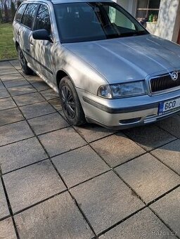 Škoda Octavia 1.6 SR