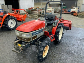 Traktor YANMAR F230