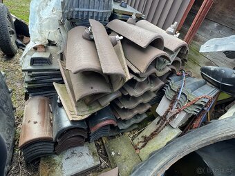 Hřebenáče  BRAMAC s držákem hromosvodu – 25 ks