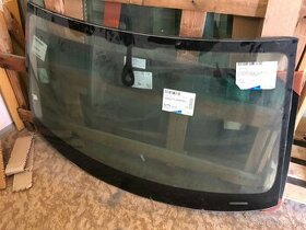 Audi A6 2010-, celni sklo