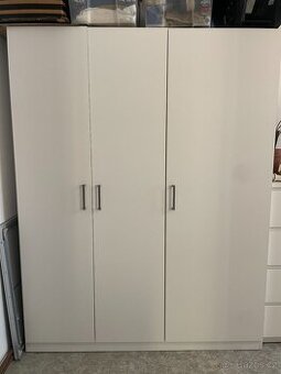Šatní skříň IKEA DOMBÅS