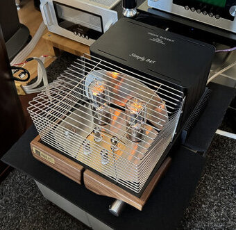 Unison Research Simply 845 - lampový integrovaný zesilovač