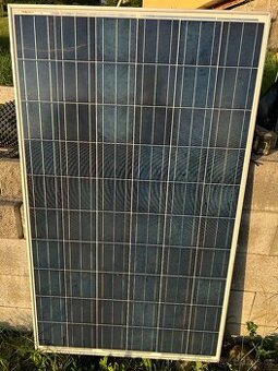 Prodám fotovoltaiku panely, měnič a nabíječku.
