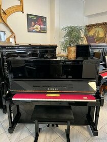 Akustické piano Yamaha se samohrajícím systémem