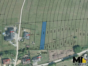 Prodej stavebního pozemku o velikosti 582 m2 v obci Březůvky