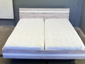Manželská postel 180x200 se zdravotními matracemi