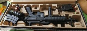 Prodám M4 airsoft zbraň (Lancer Tactical)