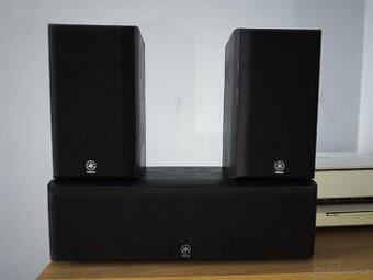 Centrální a zadní (surround) reproduktory Yamaha